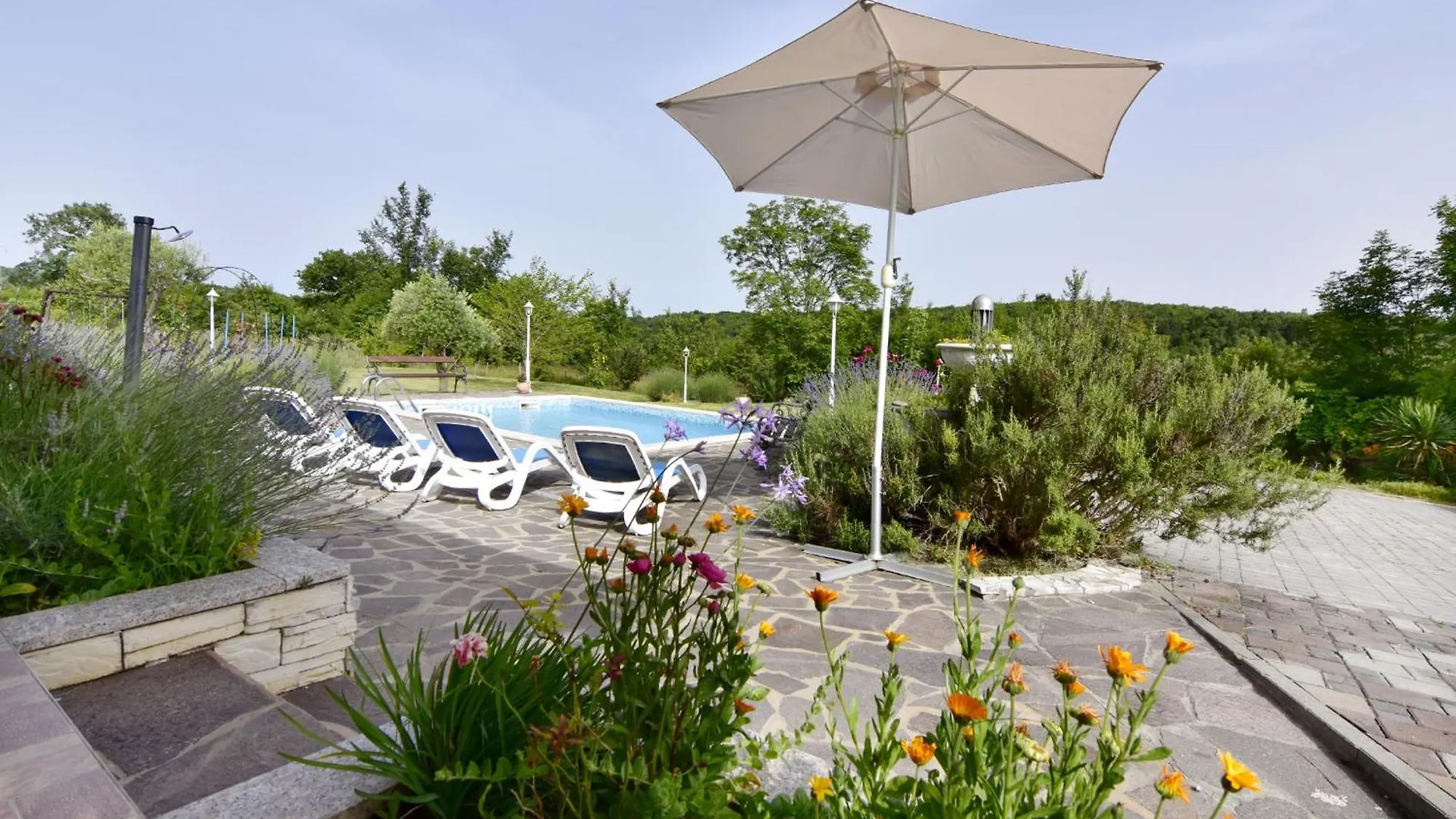 Vila Vesna グロジュニャン