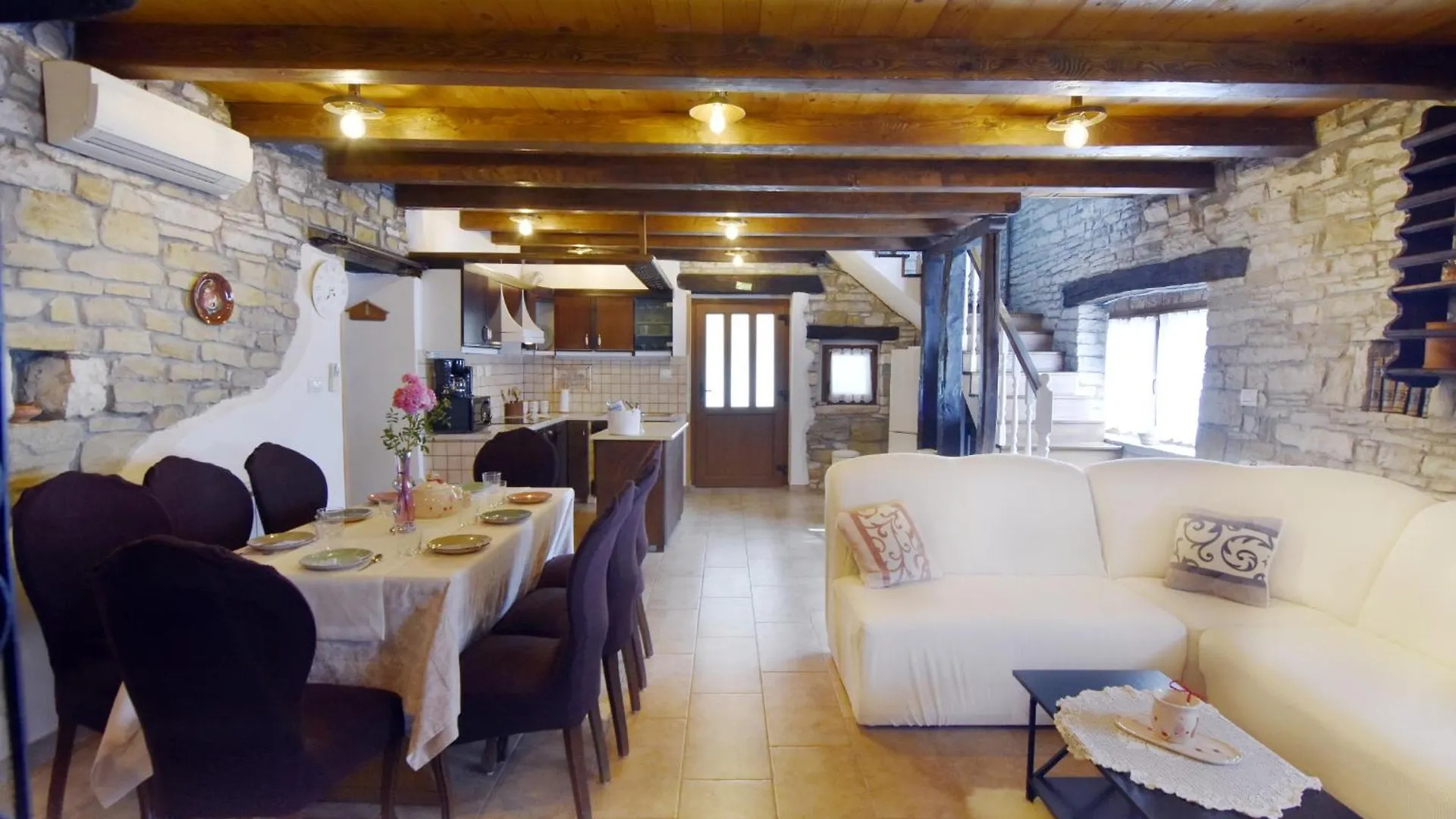 Vila Vesna 0*, Groznjan